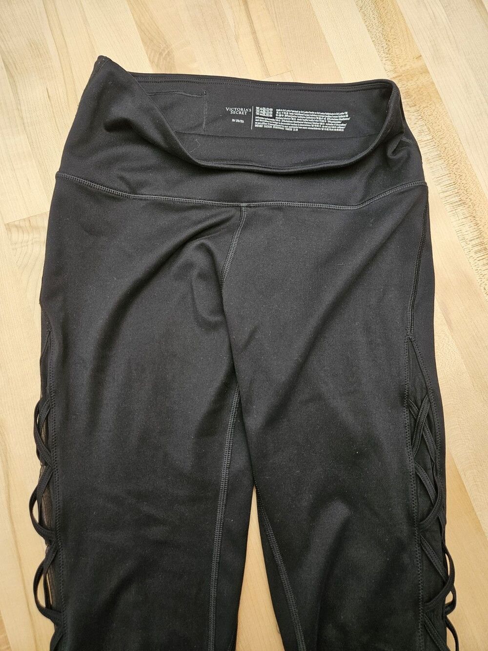 Victoria's Secret Incredible Essential Legging Black Lace Up Details Size 10 170 - Picture 3 of 8
